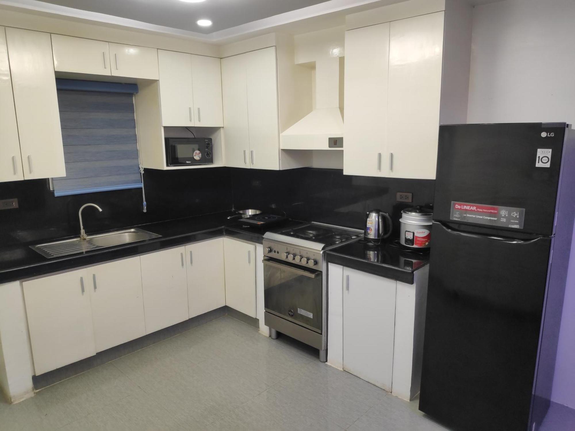 Tagaytay Staycation By Naya And Darla W Free Swimming Pool, Wifi & Netflix Tagaytay City Bagian luar foto