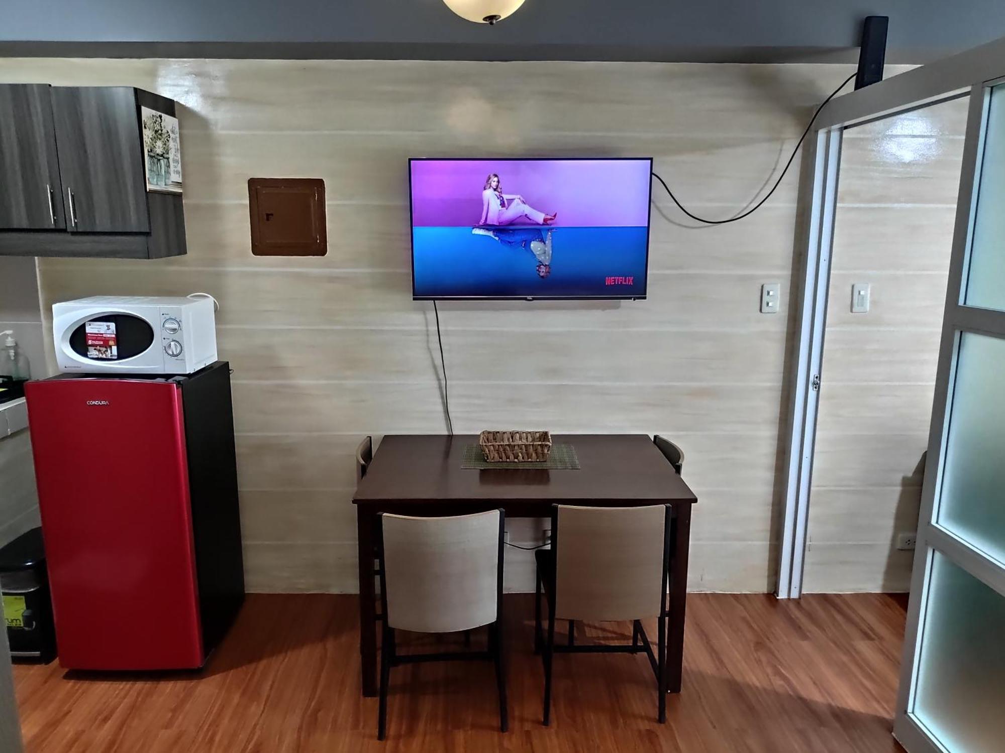 Tagaytay Staycation By Naya And Darla W Free Swimming Pool, Wifi & Netflix Tagaytay City Bagian luar foto