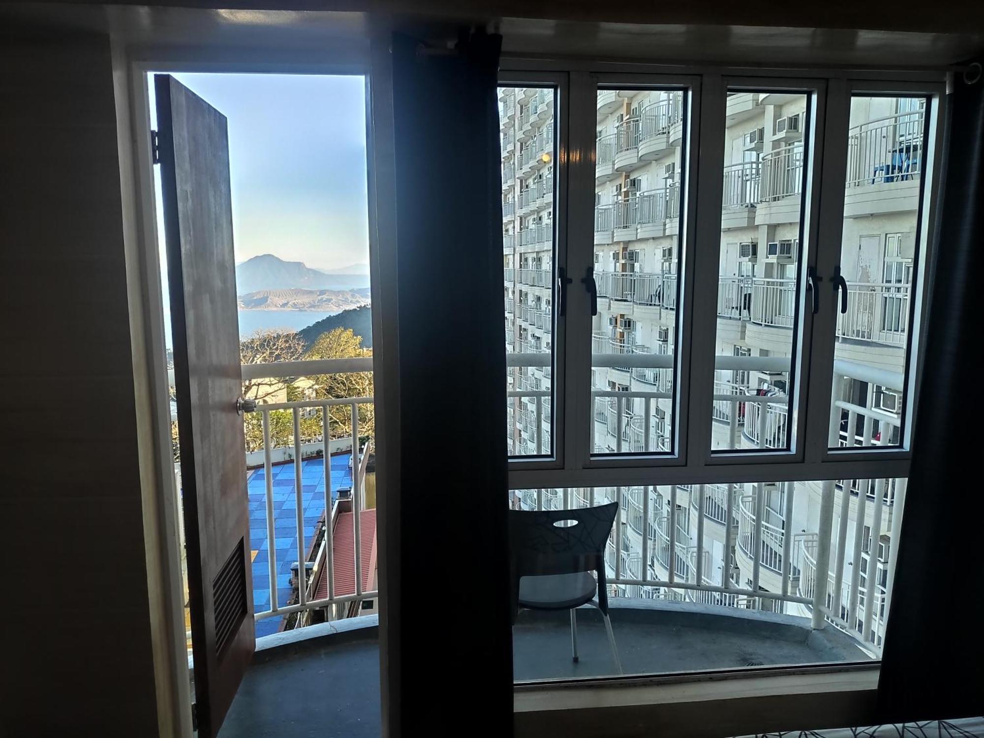 Tagaytay Staycation By Naya And Darla W Free Swimming Pool, Wifi & Netflix Tagaytay City Bagian luar foto